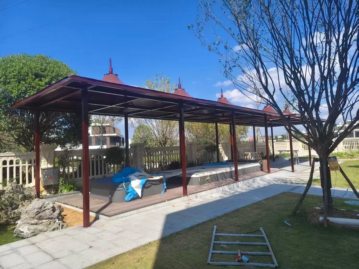 贵州龙里园区小区膜结构停车棚怎么选？本地源头工厂拆解三大坑，避开返修翻倍成本