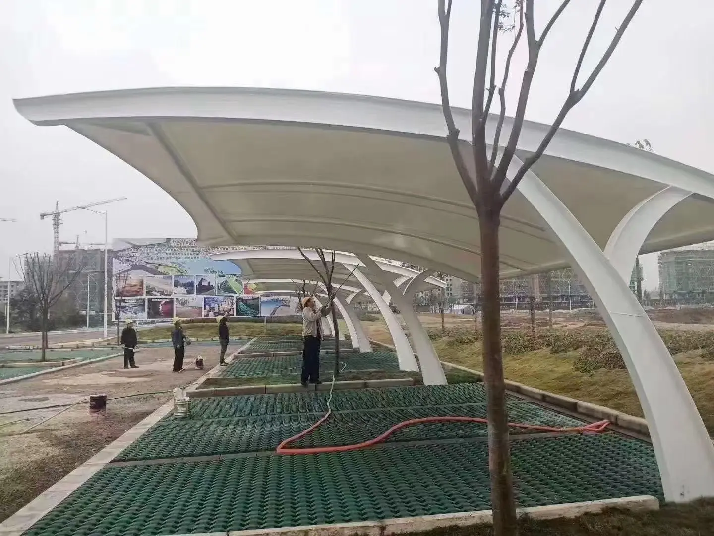 贵州龙里膜结构车棚采购避坑指南：本地气候不同，别拿低价当性价比